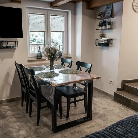Flora Apartman