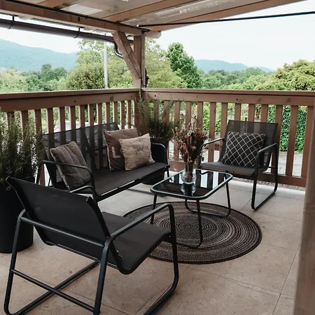 Apartman Flora *