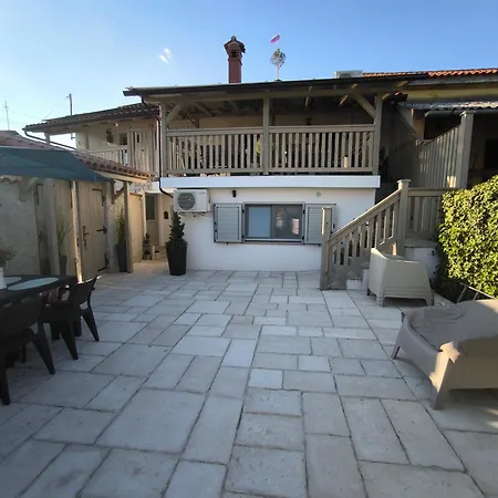 Apartman Flora Dutovlje